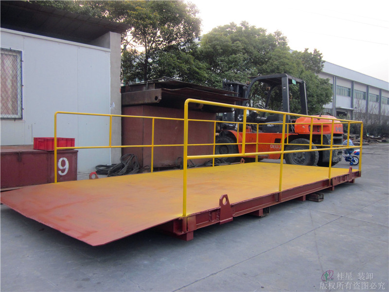 上海桂星高空專(zhuān)用吊籠