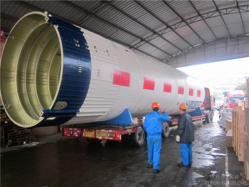 大型航天火箭搬遷