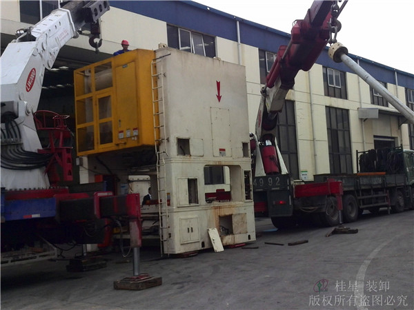 重型設(shè)備搬遷