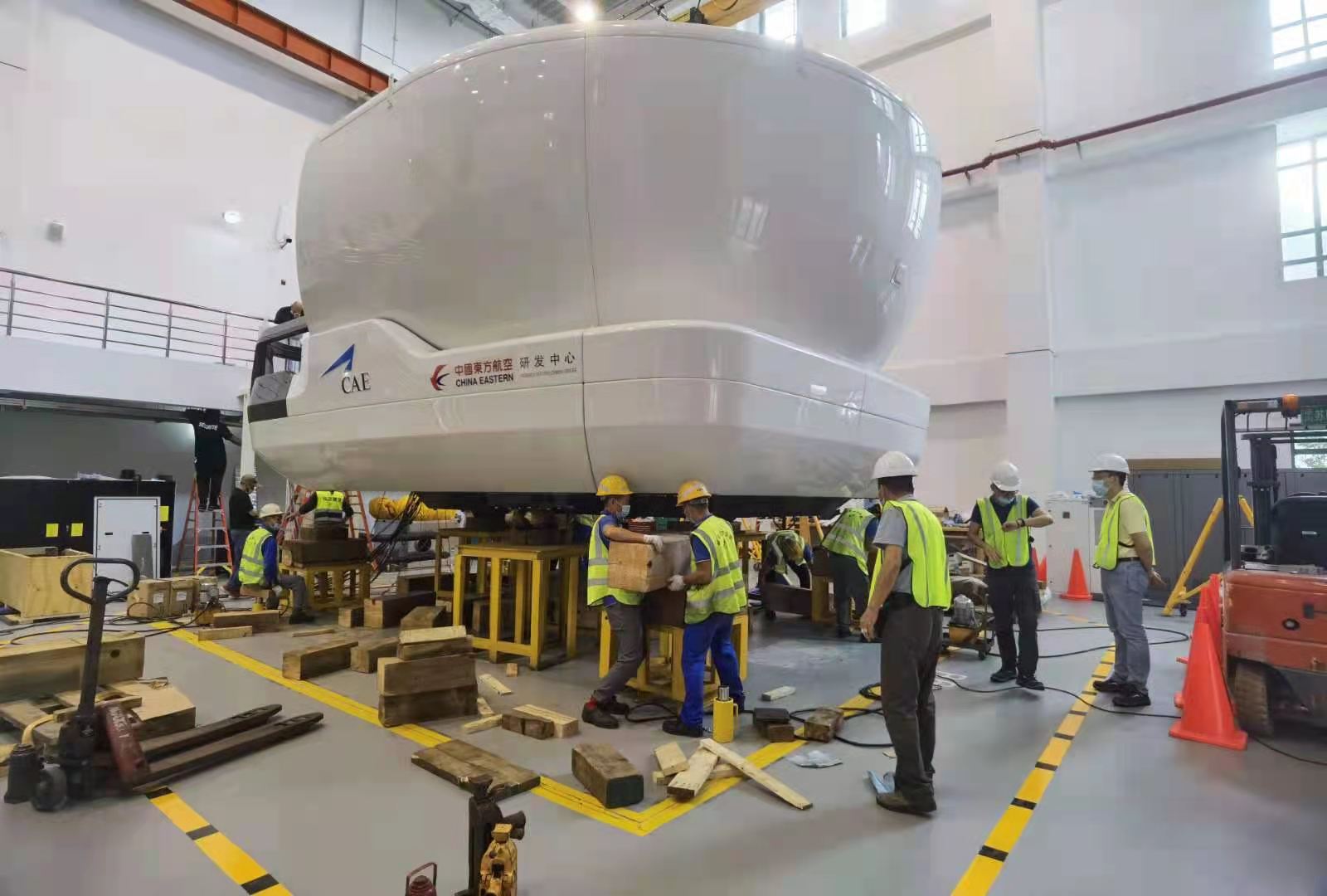 航空模擬器裝卸