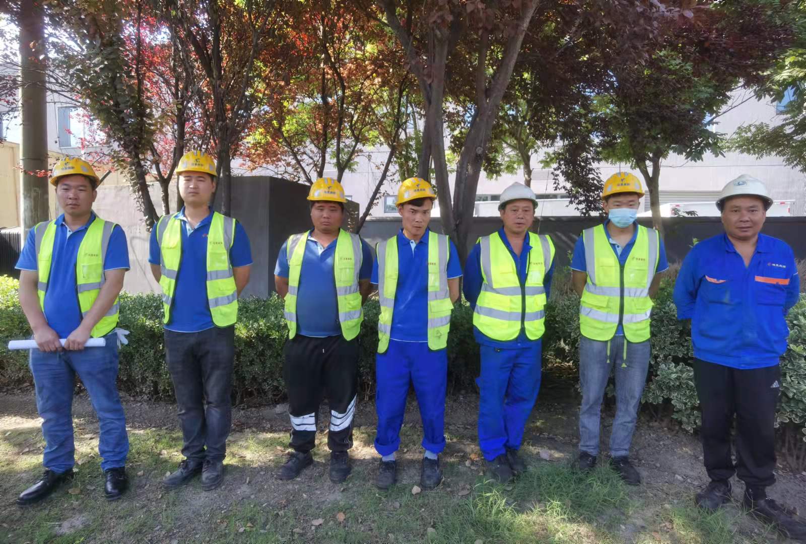 上海設(shè)備吊裝搬運(yùn)公司團(tuán)隊(duì) 上海設(shè)備吊裝搬運(yùn)公司團(tuán)隊(duì)