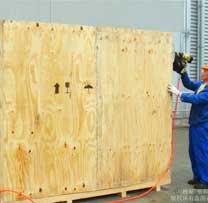 機器現(xiàn)場打包裝