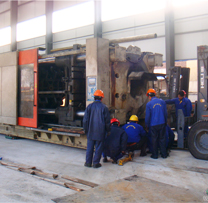 大型注塑機(jī)搬運(yùn)安裝